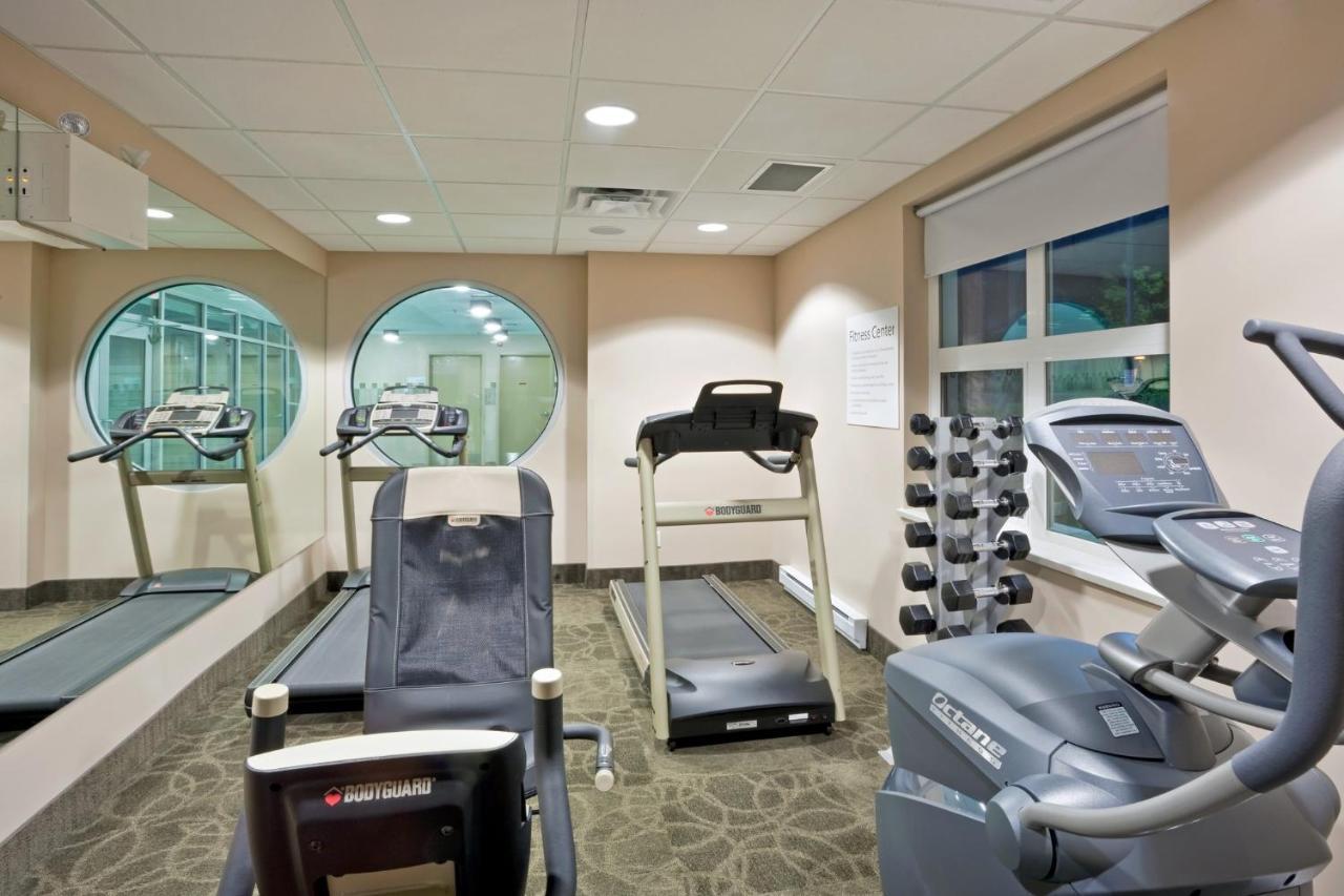 Holiday Inn Hotel & Suites Surrey East - Cloverdale By Ihg Esterno foto