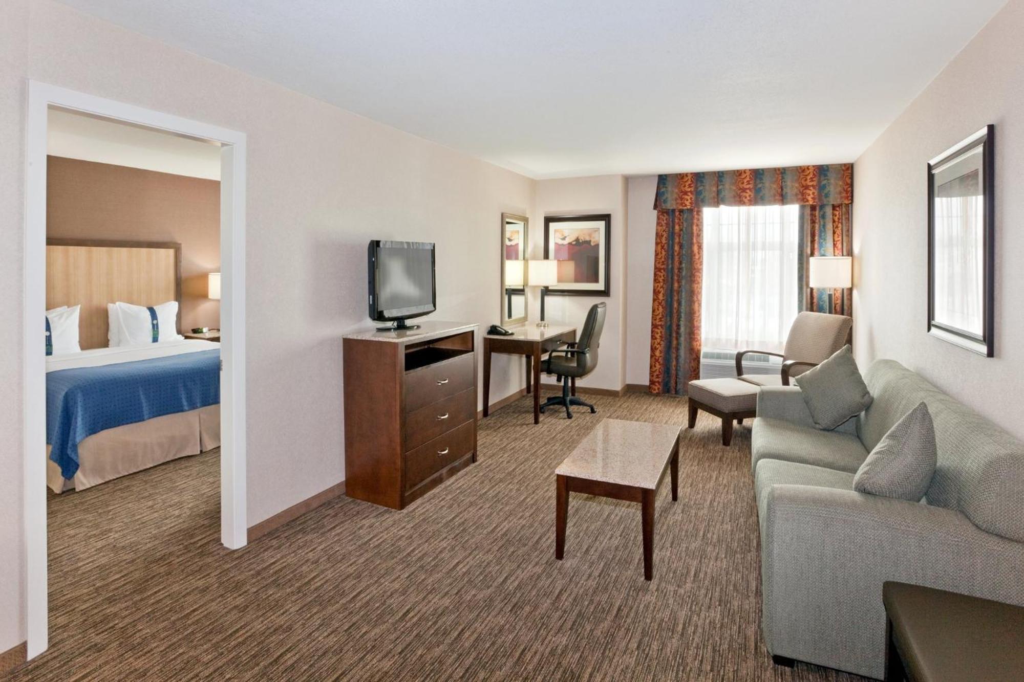 Holiday Inn Hotel & Suites Surrey East - Cloverdale By Ihg Esterno foto