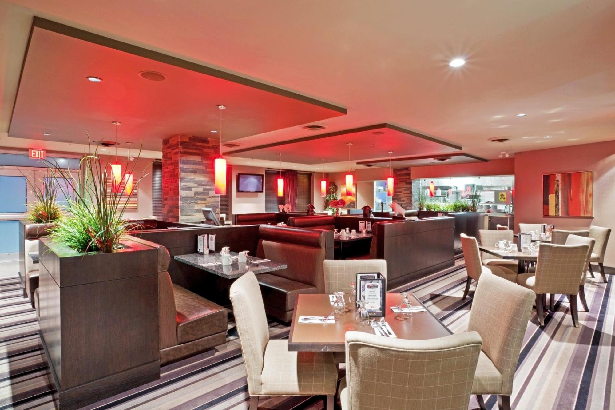 Holiday Inn Hotel & Suites Surrey East - Cloverdale By Ihg Esterno foto
