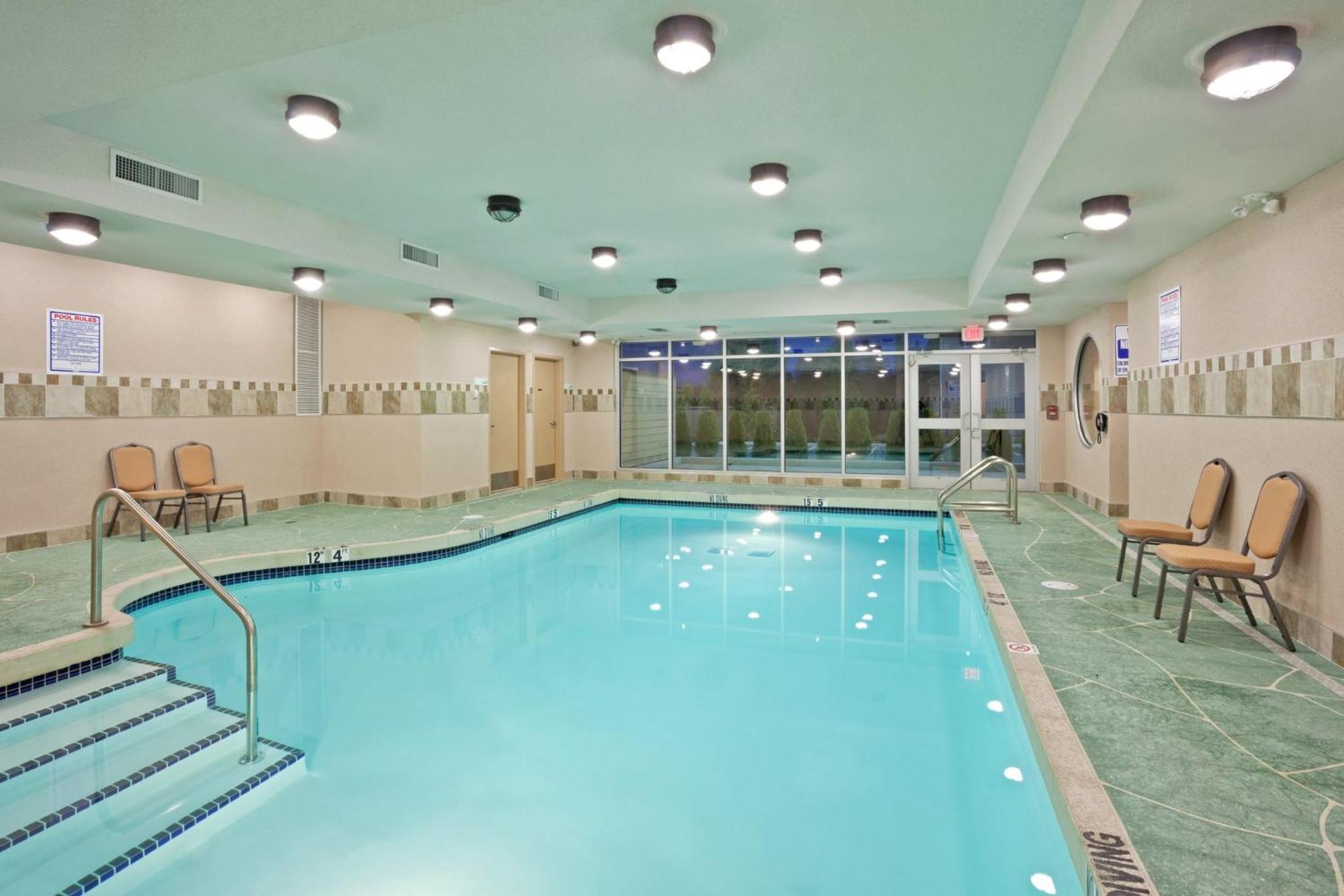 Holiday Inn Hotel & Suites Surrey East - Cloverdale By Ihg Esterno foto