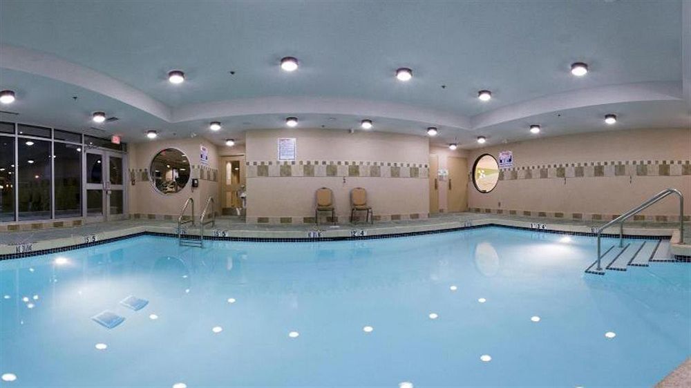 Holiday Inn Hotel & Suites Surrey East - Cloverdale By Ihg Esterno foto