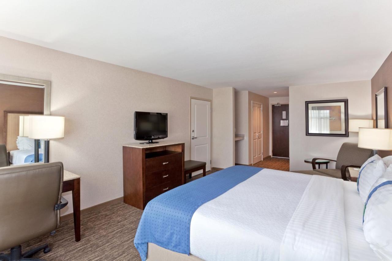 Holiday Inn Hotel & Suites Surrey East - Cloverdale By Ihg Esterno foto